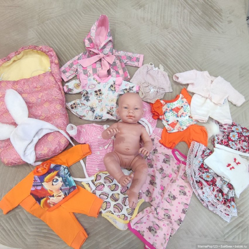 Пупс Марина Lamagik S.L. с набором одежды