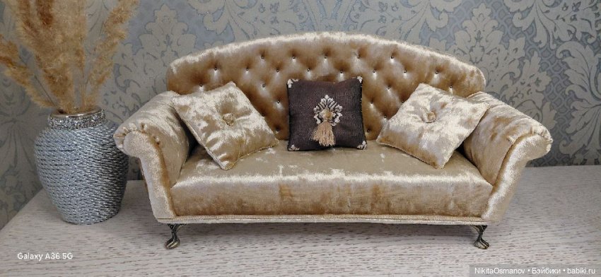 Мебель бархатный диван для кукол Паола, Рейна, Блайз, Барби 1:6 (фото 4)