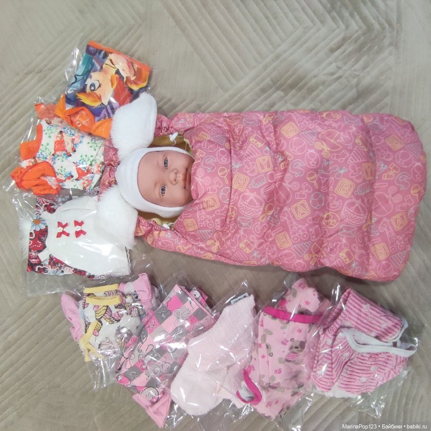 Пупс Марина Lamagik S.L. с набором одежды (фото 7)