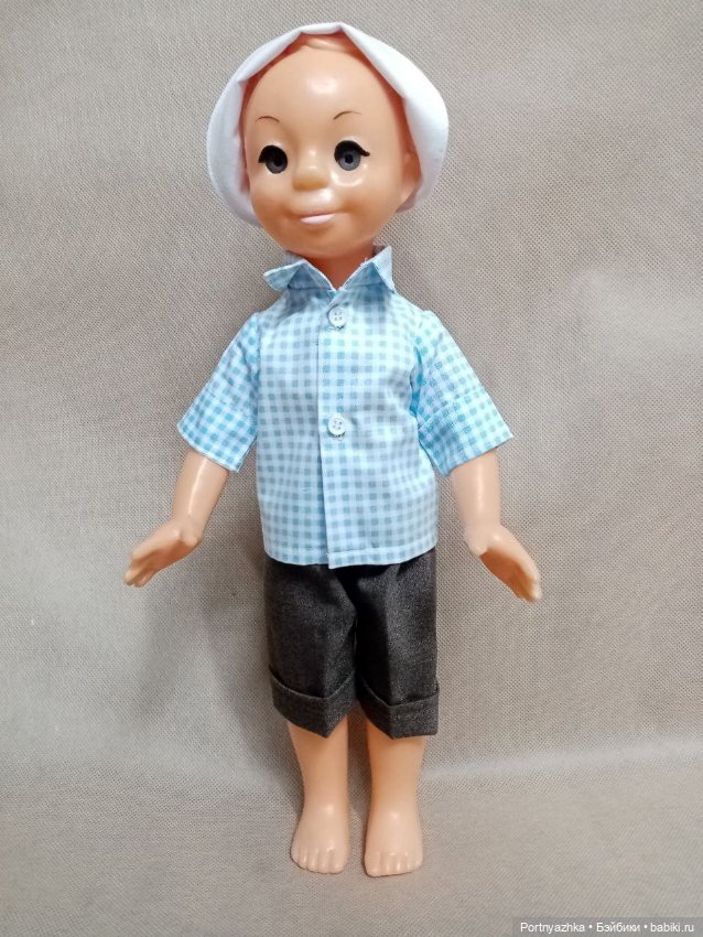 Комплект одежды для советской куклы