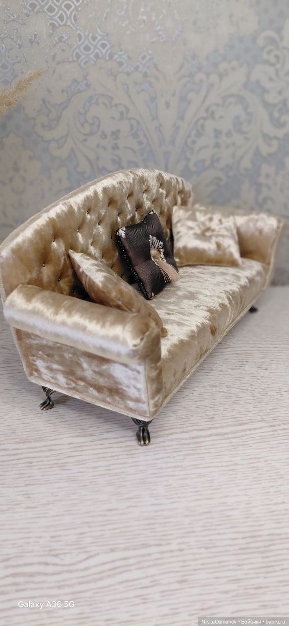 Мебель бархатный диван для кукол Паола, Рейна, Блайз, Барби 1:6 (фото 2)