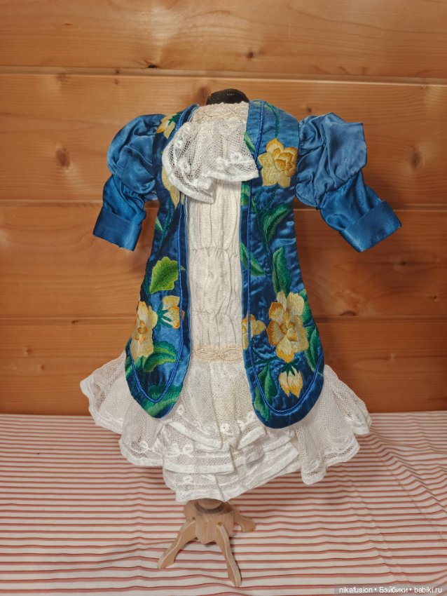 Платье шёлк на антикварную или винтажную куклу рост 45-48 см