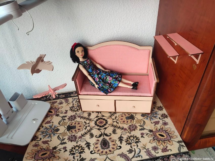 Диван с ящиками для кукол около 30 см (Паолок/Барби)