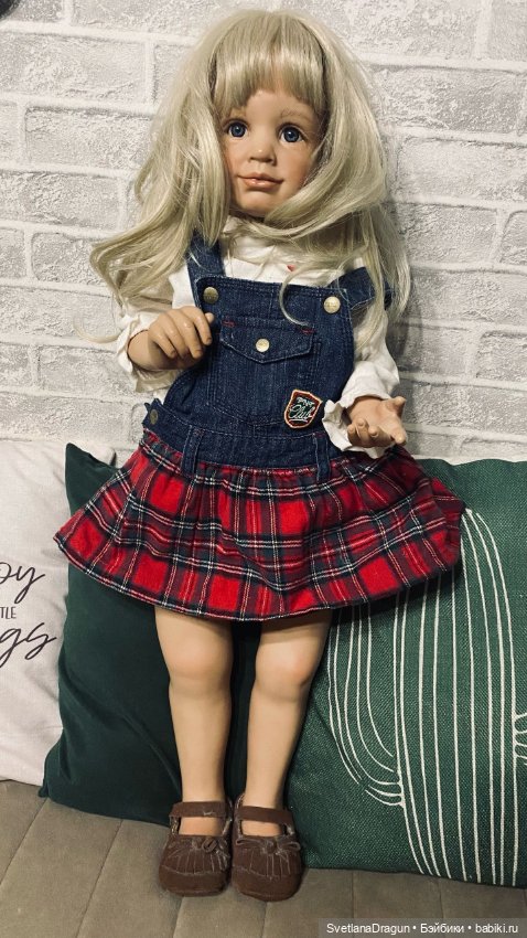 Пара коллекционных виниловых кукол (фото 3)