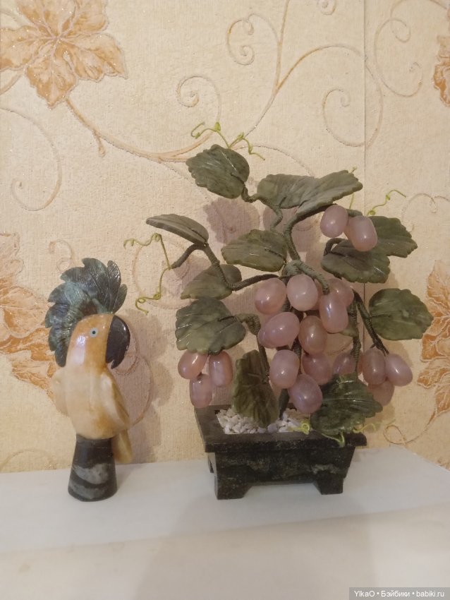 Попугай и виноград — Статуэтки