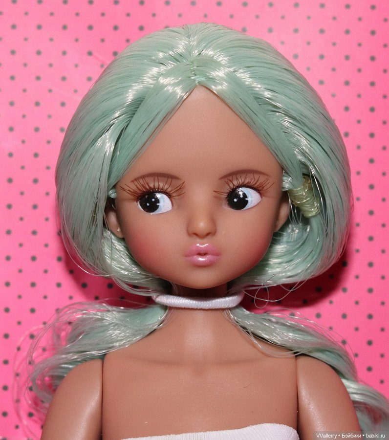 Super Mico Troublemaker tanned skin (green hair) (фото 4)