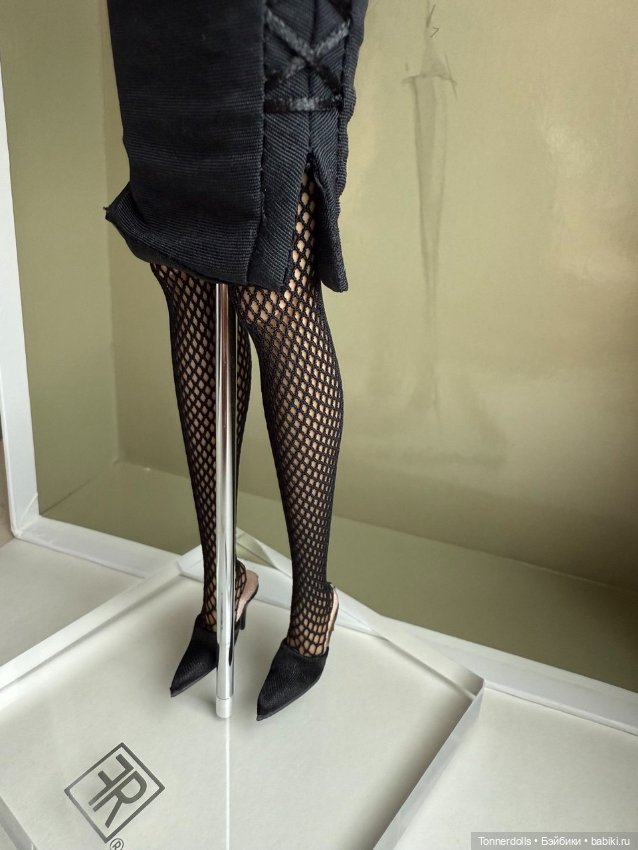 Кукла Vanessa Perrin Obsidian Society Ванесса Перрон Обсидиан Integrity Toys Fashion Royalty 2006 (фото 9)