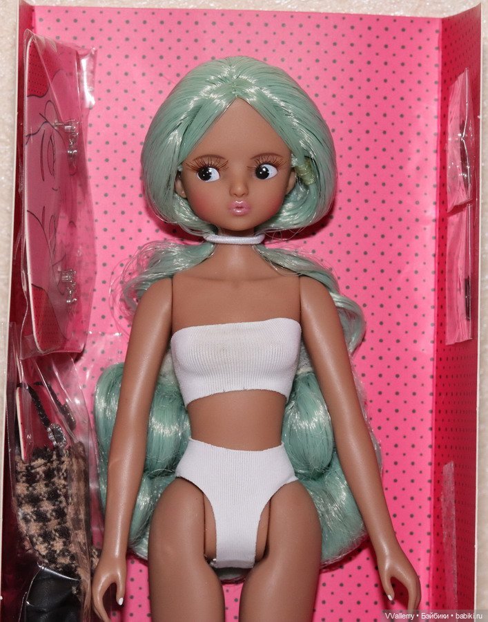 Super Mico Troublemaker tanned skin (green hair) (фото 2)