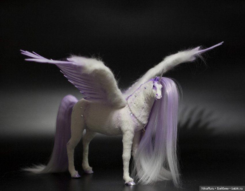 Пегас в смешанной технике, лошадь, единорог, аликорн (фото 2)