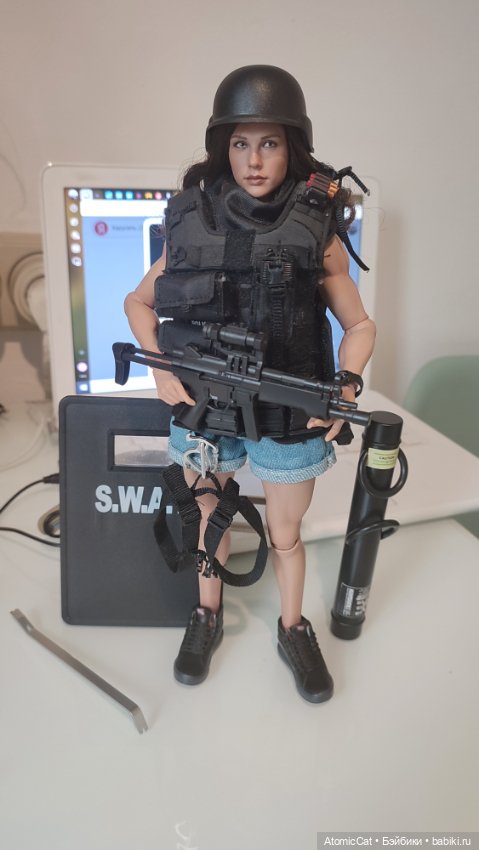 Китбаш милитари экшен девушка 1/6 на wb206