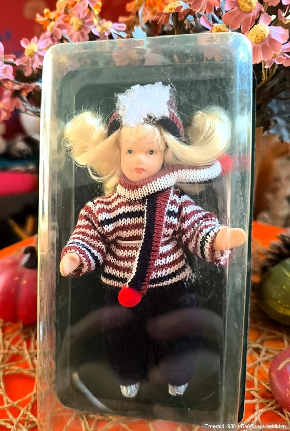 Фарфоровые малышки в коробке