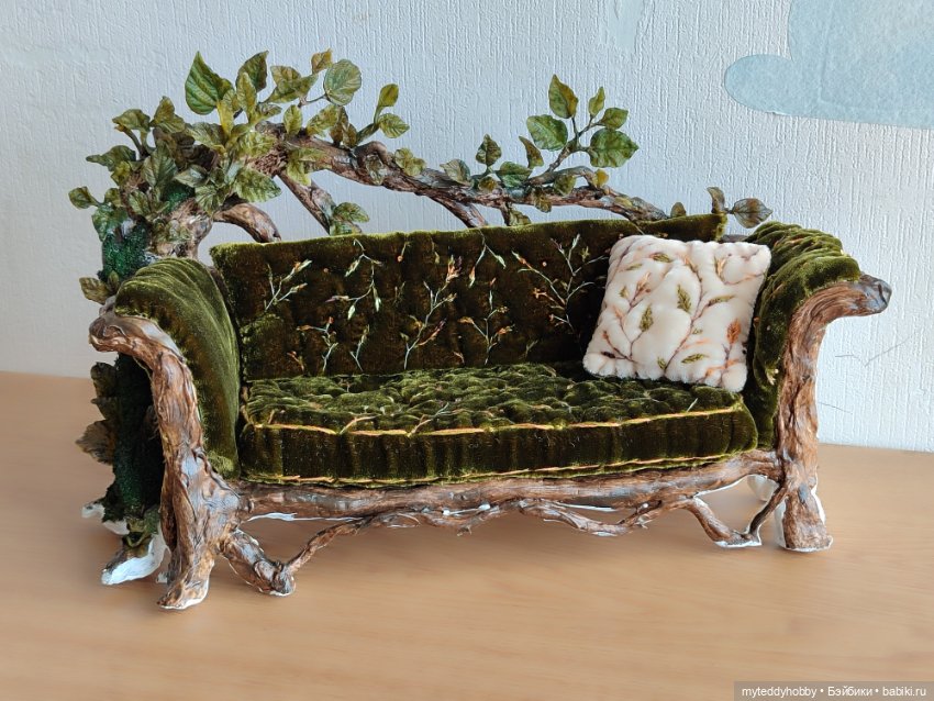 Диван для кукол — Кукольная мебель