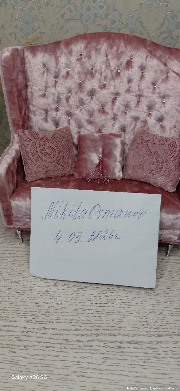 Мебель бархатный диван для кукол Паола, Рейна, Блайз, Барби 1:6 (фото 9)