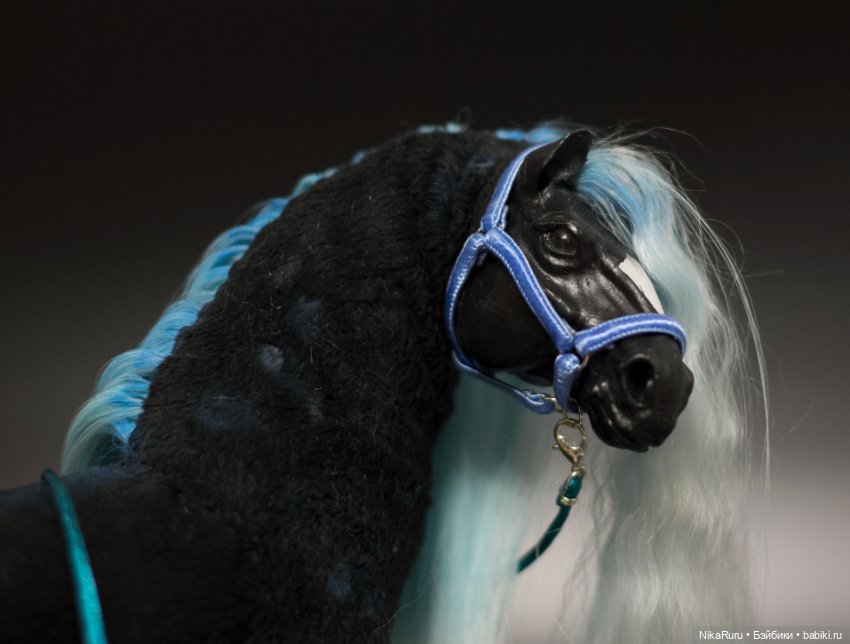 Лошадь, подвижная в смешанной технике (фото 2)