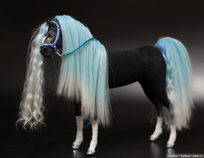 Лошадь, подвижная в смешанной технике (фото 3)