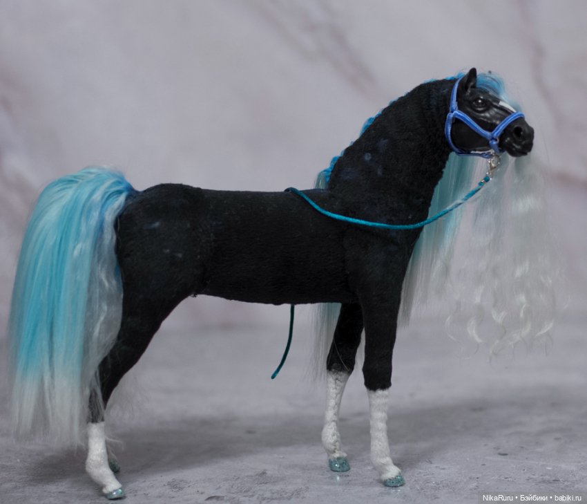 Лошадь, подвижная в смешанной технике (фото 6)