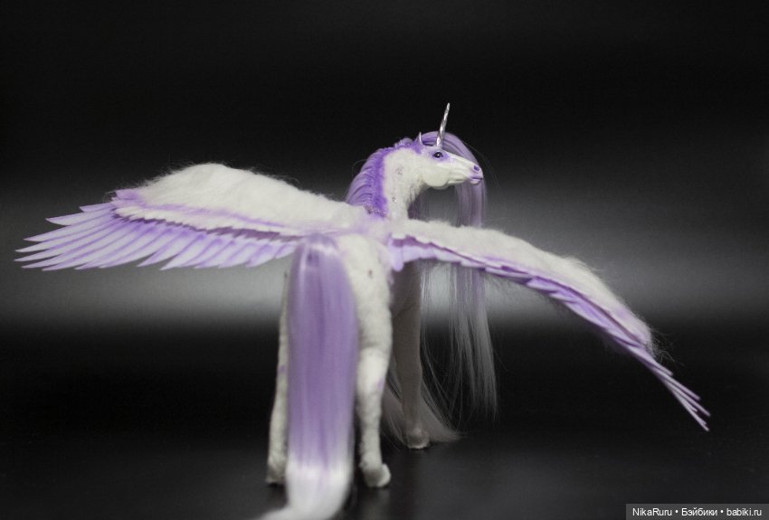 Пегас в смешанной технике, лошадь, единорог, аликорн (фото 3)