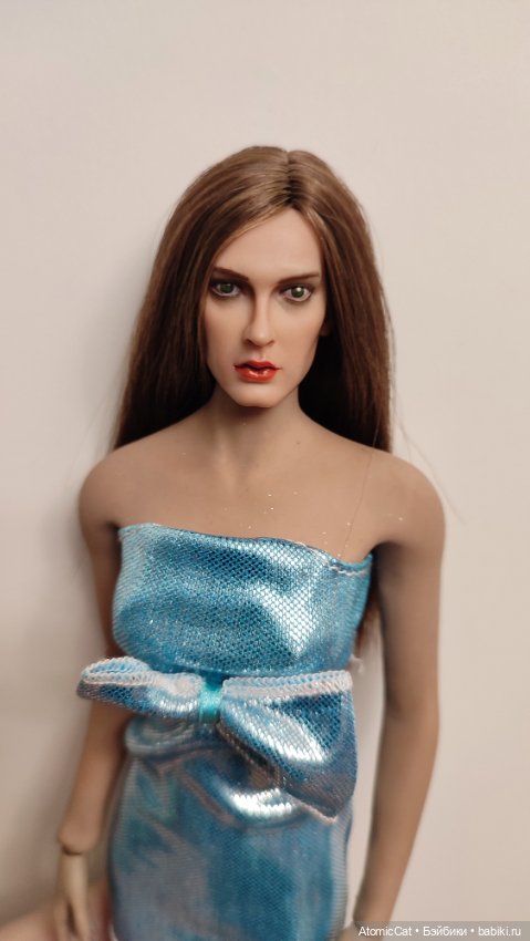 Девушка phicen экшен 1/6 кастом (фото 3)