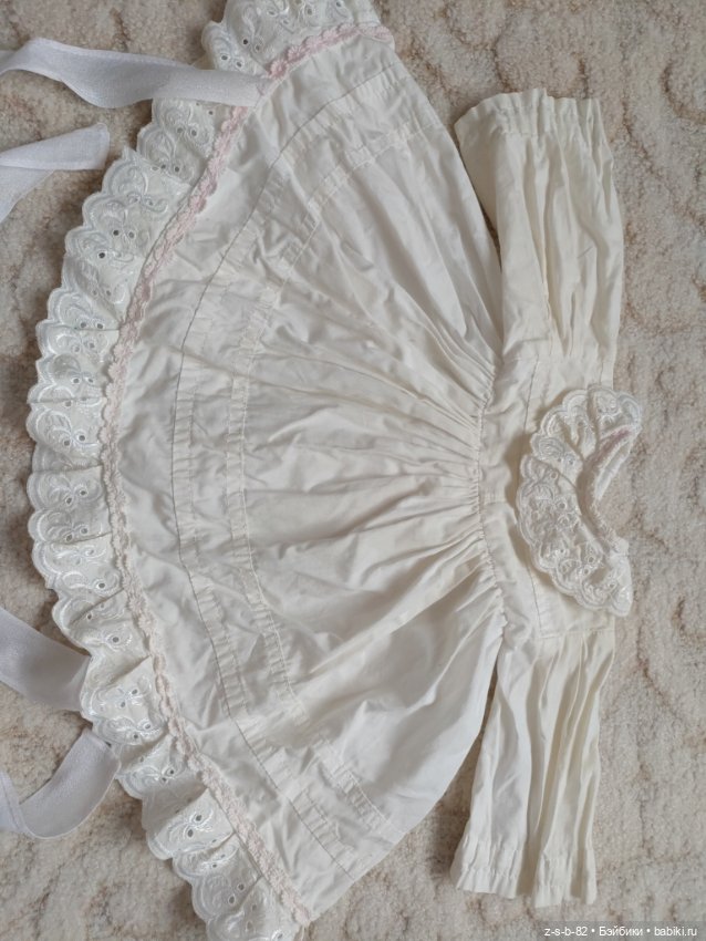 Платье и фартук для антикварной куклы