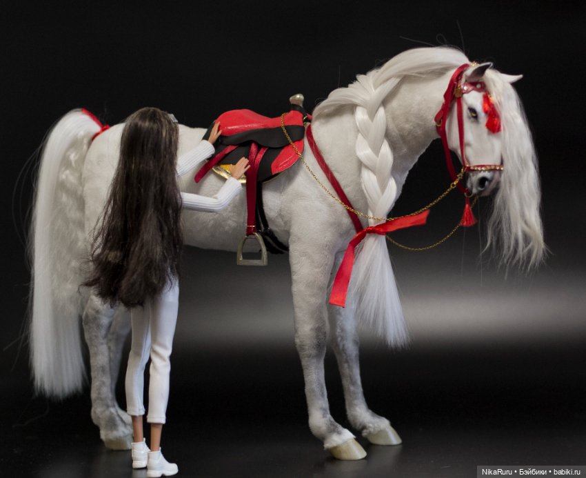Лошадь для Барби, подвижная в смешанной технике, конь формат 1/6