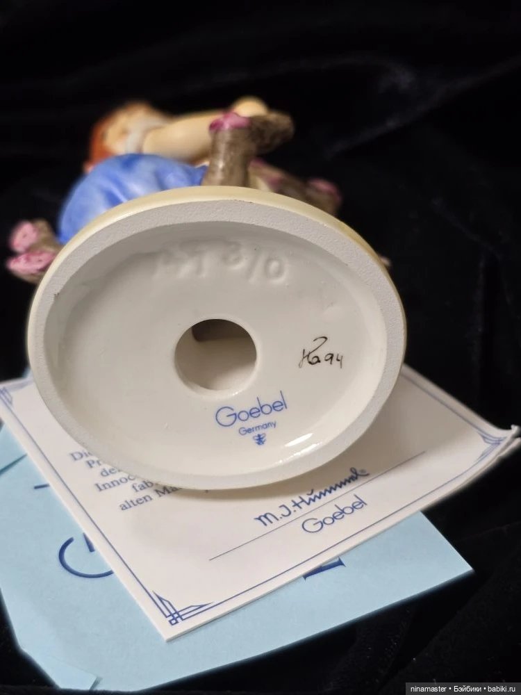 Goebel Hummel. Девочка на дереве.1994г