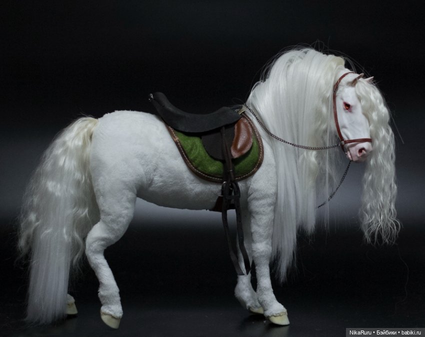 Лошадь для Барби, подвижная в смешанной технике, конь формат 1/6