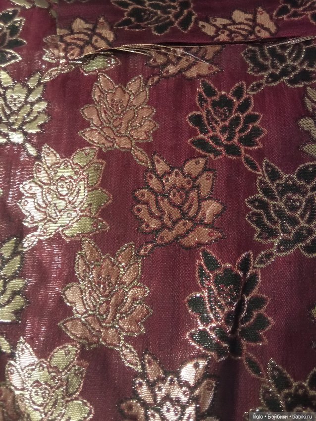Ткань по типу тонкой парчи для кукольного рукоделия