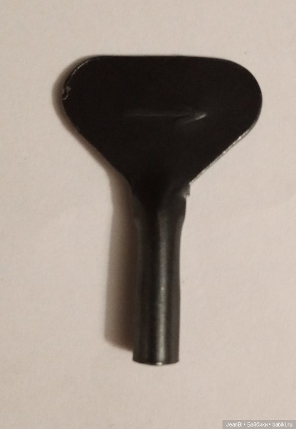 Ключи для заводных игрушек и два плоских ключика СССР (фото 3)