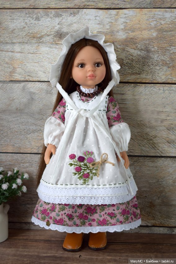 Комплект с вышивкой "Розы" на Паола Рейна