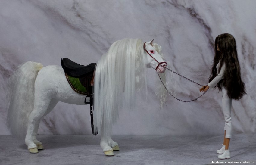 Лошадь для Барби, подвижная в смешанной технике, конь формат 1/6