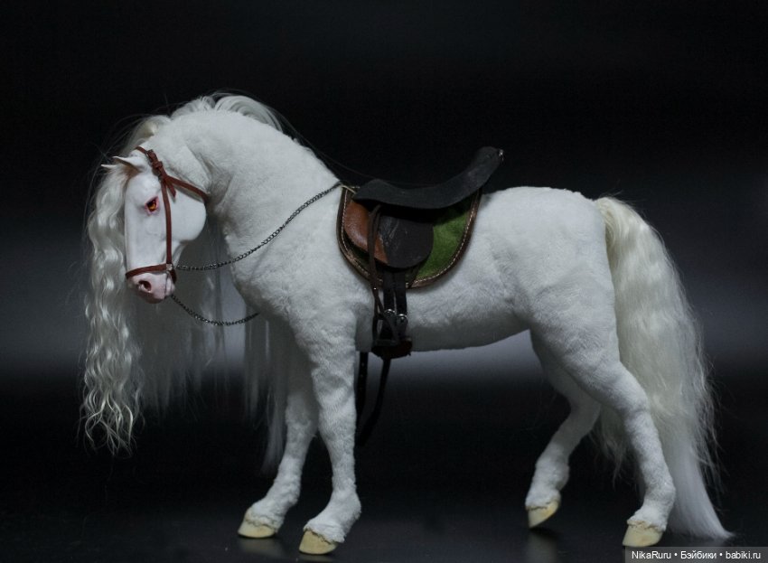 Лошадь для Барби, подвижная в смешанной технике, конь формат 1/6