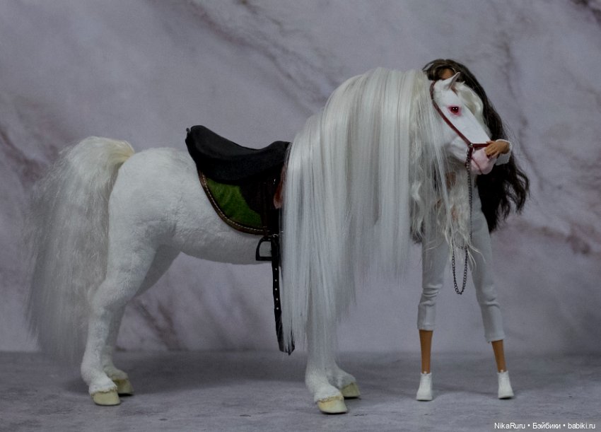 Лошадь для Барби, подвижная в смешанной технике, конь формат 1/6 (фото 2)