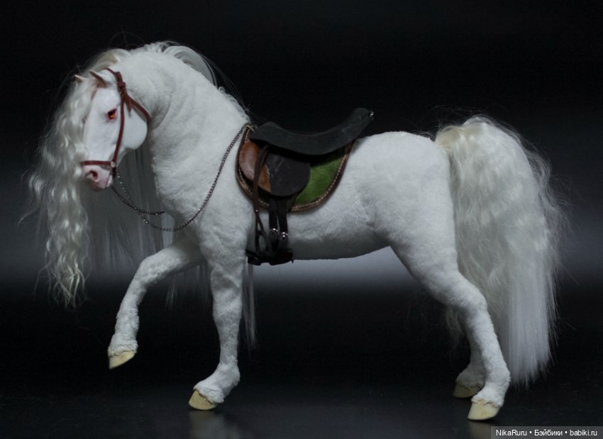 Лошадь для Барби, подвижная в смешанной технике, конь формат 1/6