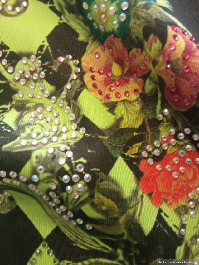 Отрезик ткани с стразами для кукольного рукоделия (фото 4)