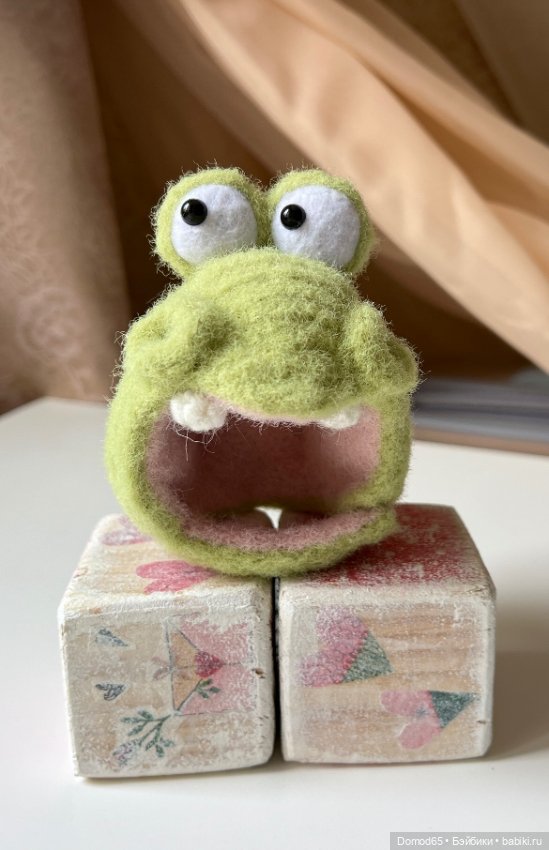 Шапка крокодил на об11 или куклу с размером головы 14-15 см (фото 4)