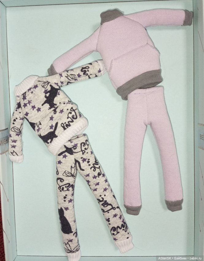 Лот из двух толстых костюмов