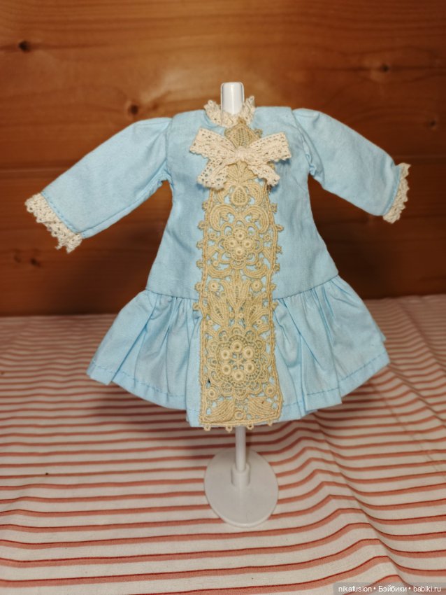 Платье на антикварную или винтажную куклу рост 22-23 см