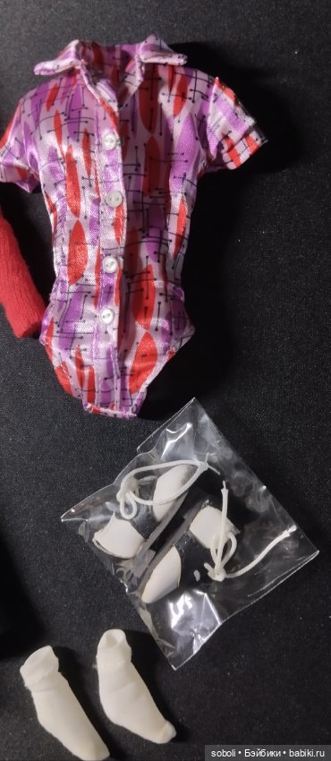 Полный новый аутфит Поппи Боулинг (фото 3)