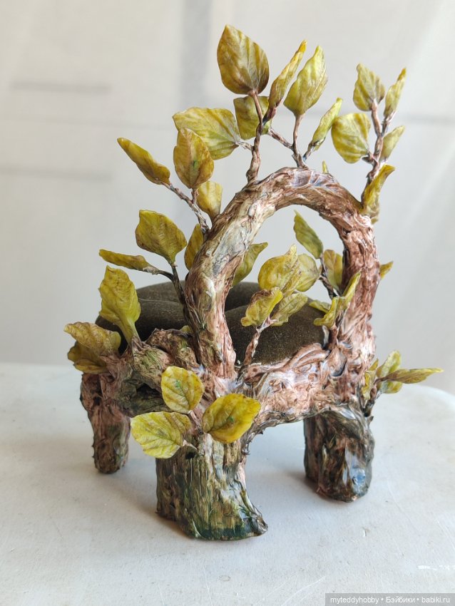 Стульчик, пуфик, кресло для небольших кукол