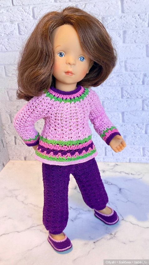 Вязаные наряды на разных кукол (фото 8)