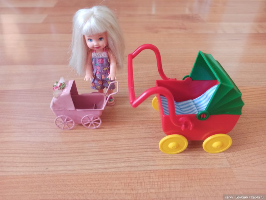 Коляски, кроватки, манеж, карусель для пупсиков (фото 4)