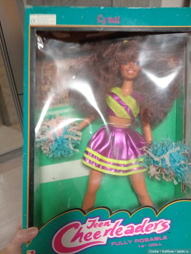 Большая барбиобразная кукла болельщица (фото 2)