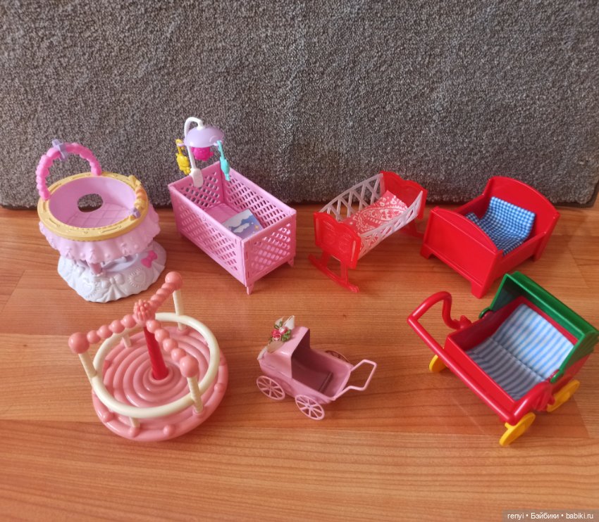 Коляски, кроватки, манеж, карусель для пупсиков (фото 8)
