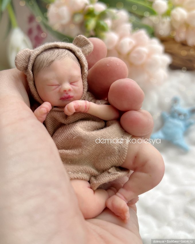 Миниатюрная кукла младенец Коленька (фото 5)