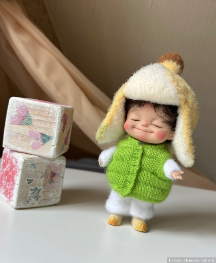 Шапка банан для кукол об11 или с размером головы 14-15 см