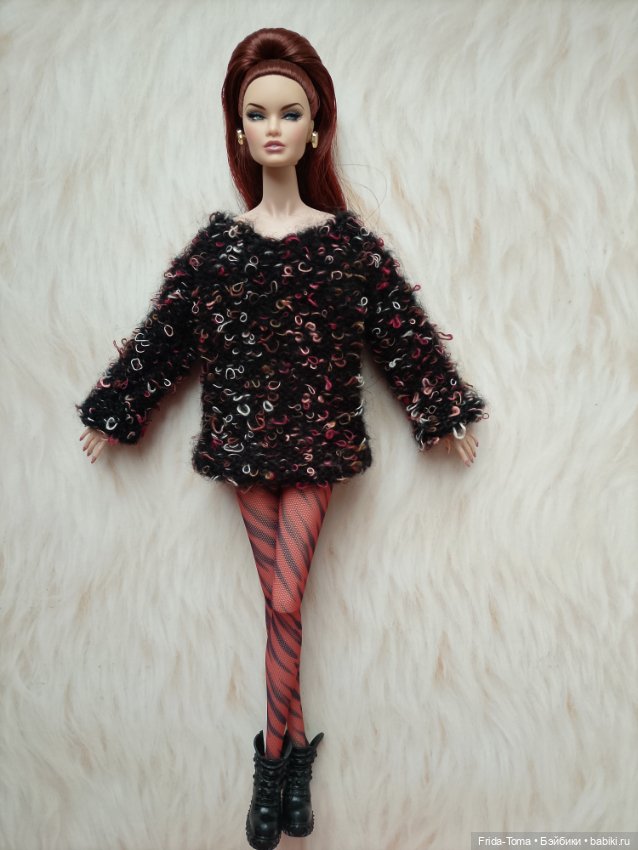 Одежда на Барби Поппи Интегрити черный оверсайз джемпер