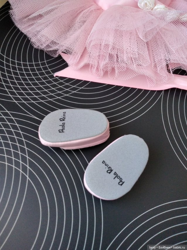 Фабричный аутфит Карлы Балерины Паола Рейна 2011 года (фото 7)