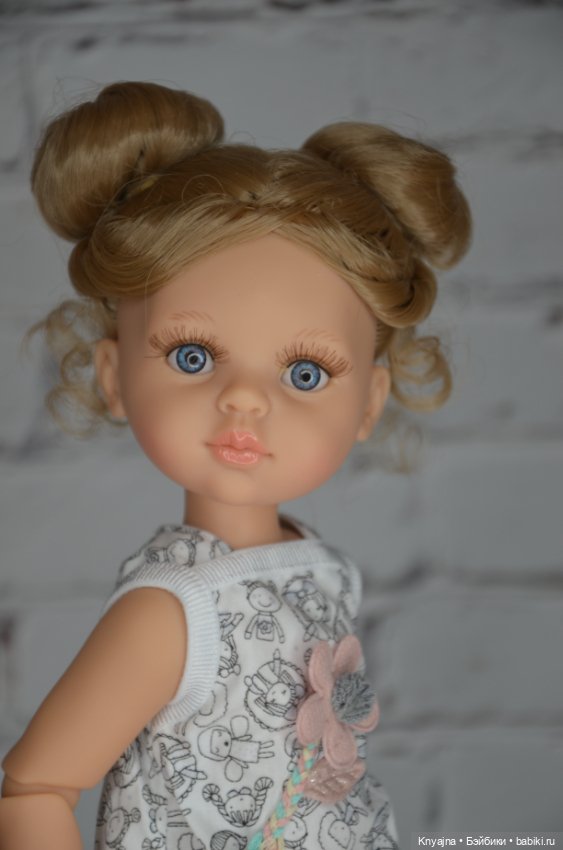 Валерия от Паола Рейна на шарнирном теле в аутфите в фирменной коробке (фото 5)