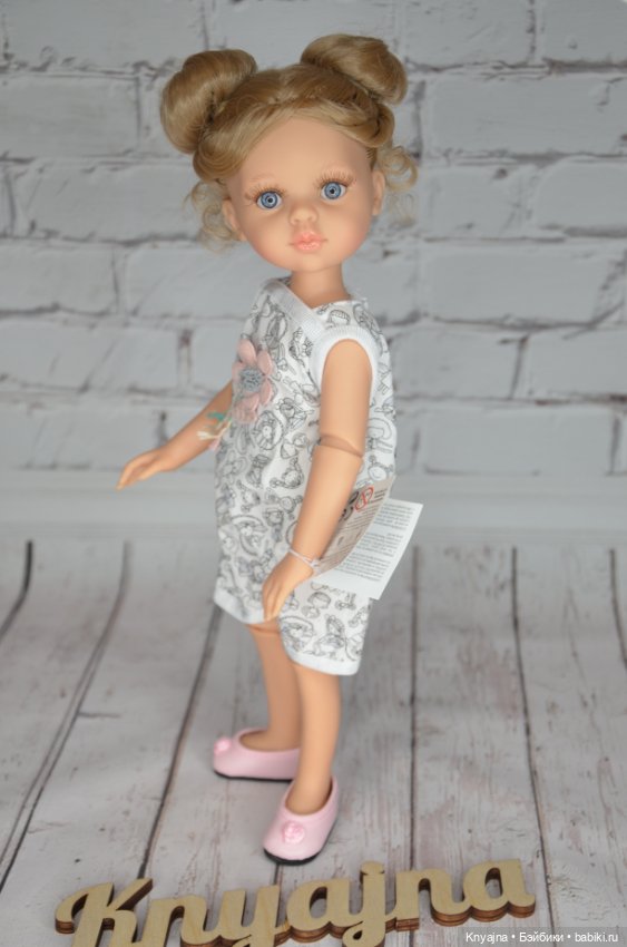 Валерия от Паола Рейна на шарнирном теле в аутфите в фирменной коробке (фото 2)