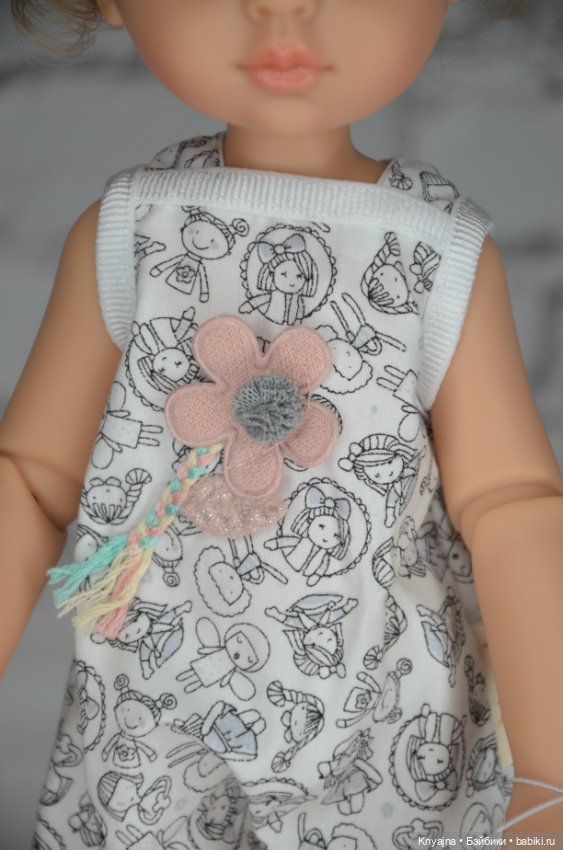 Валерия от Паола Рейна на шарнирном теле в аутфите в фирменной коробке (фото 7)